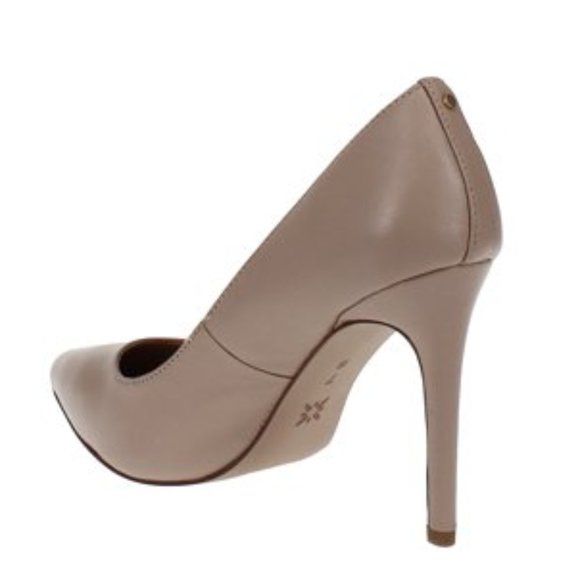 New BCBGeneration Heidi Pumps 1 - Picture 4 of 4